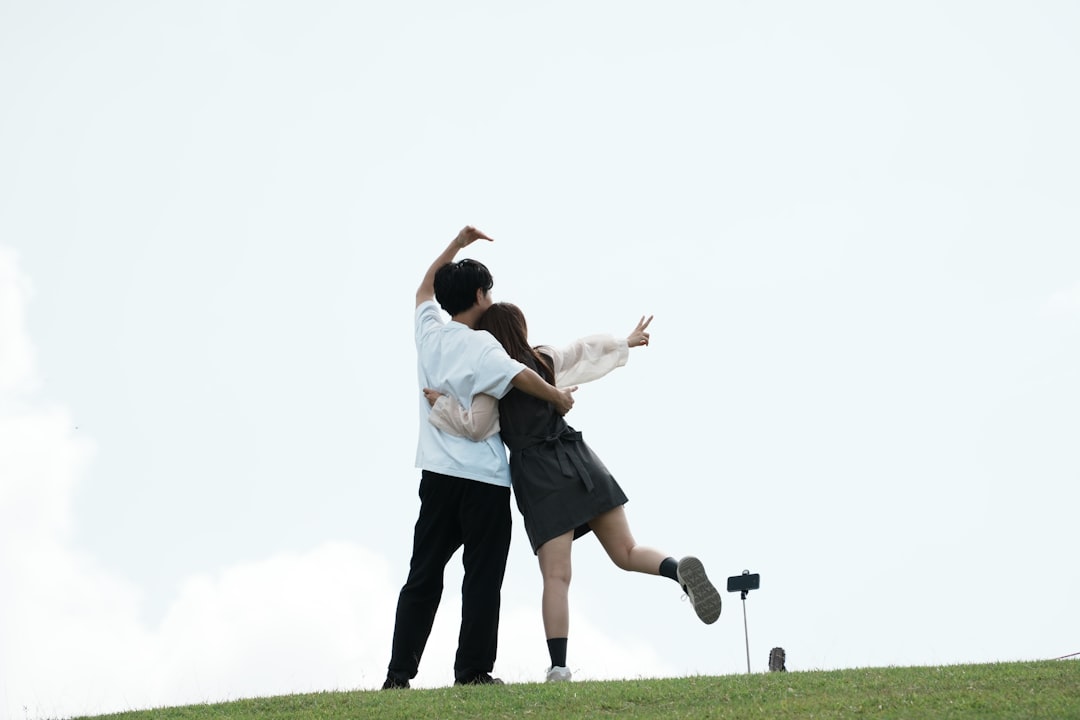 年上男性が若い女性に好かれる理由【40代からの自然なアプローチ5つのコツ】