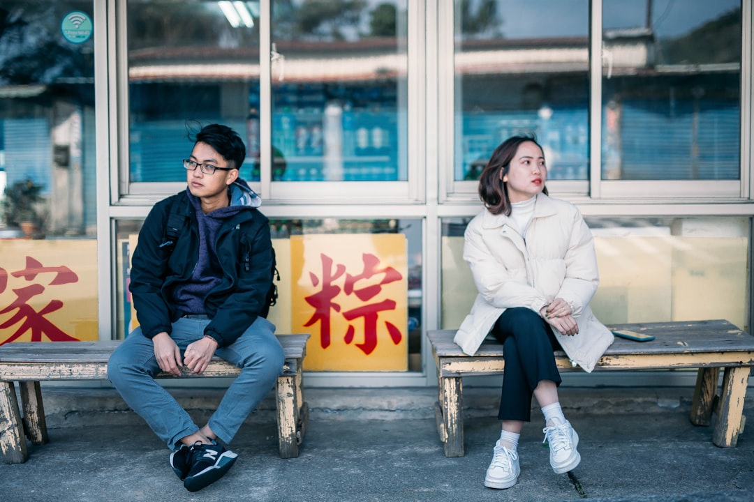 年上男性が若い女性にモテる理由｜20代に好かれる「大人の余裕」の作り方